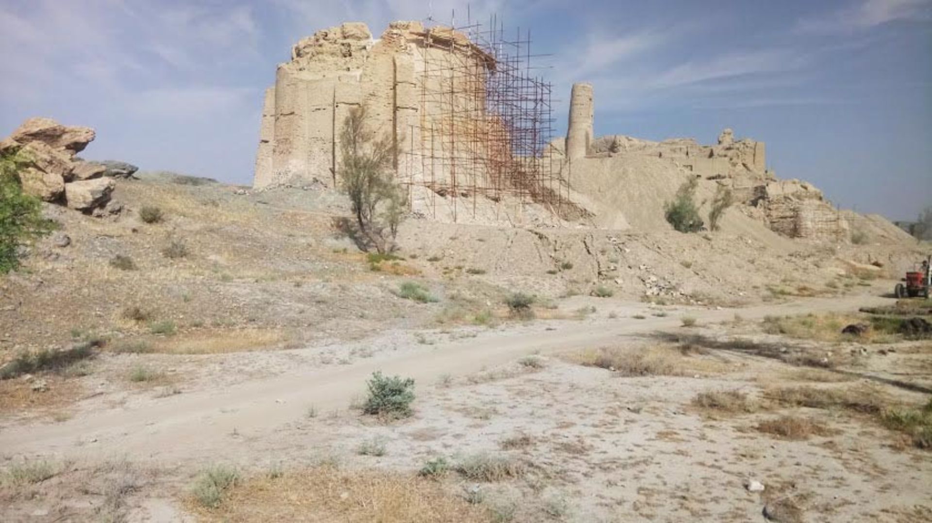 قلعه تاریخی منوجان