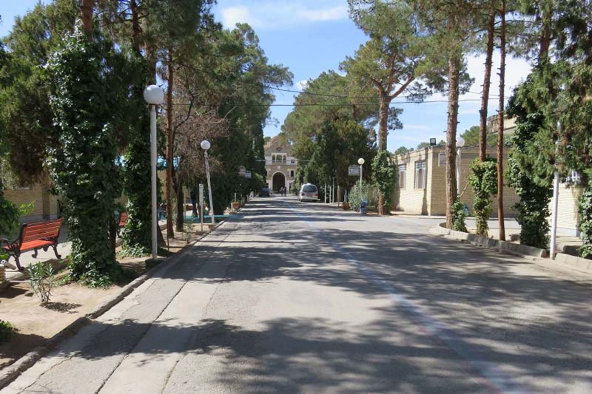 فضای محوطه بیمارستان نوریه