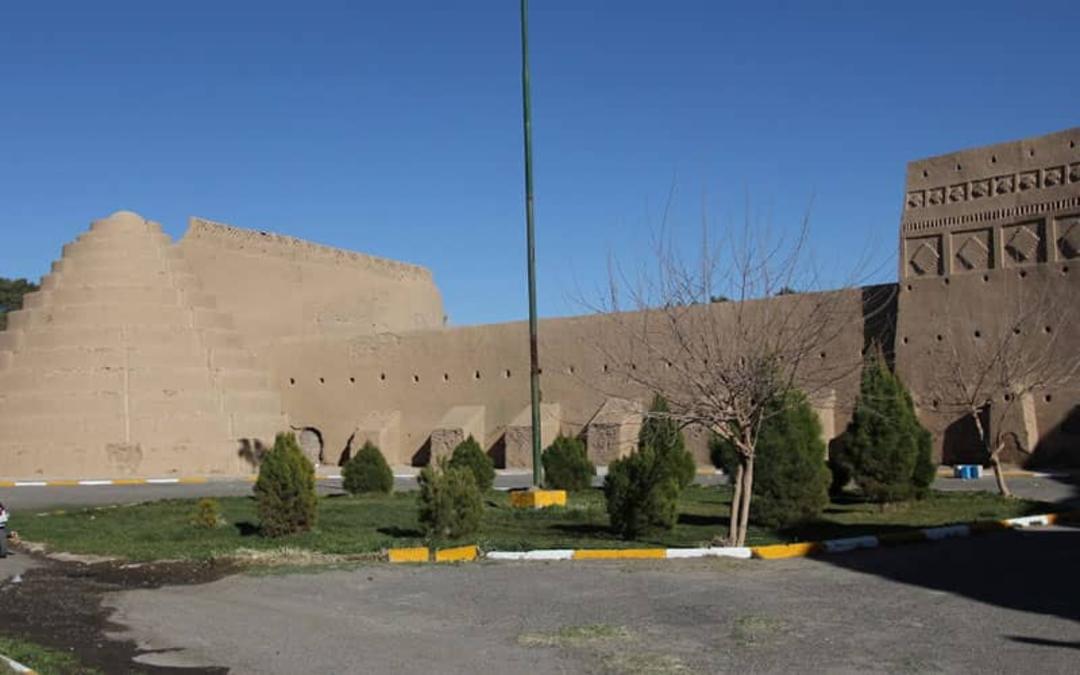 یخدان‌های دوقلو سیرجان