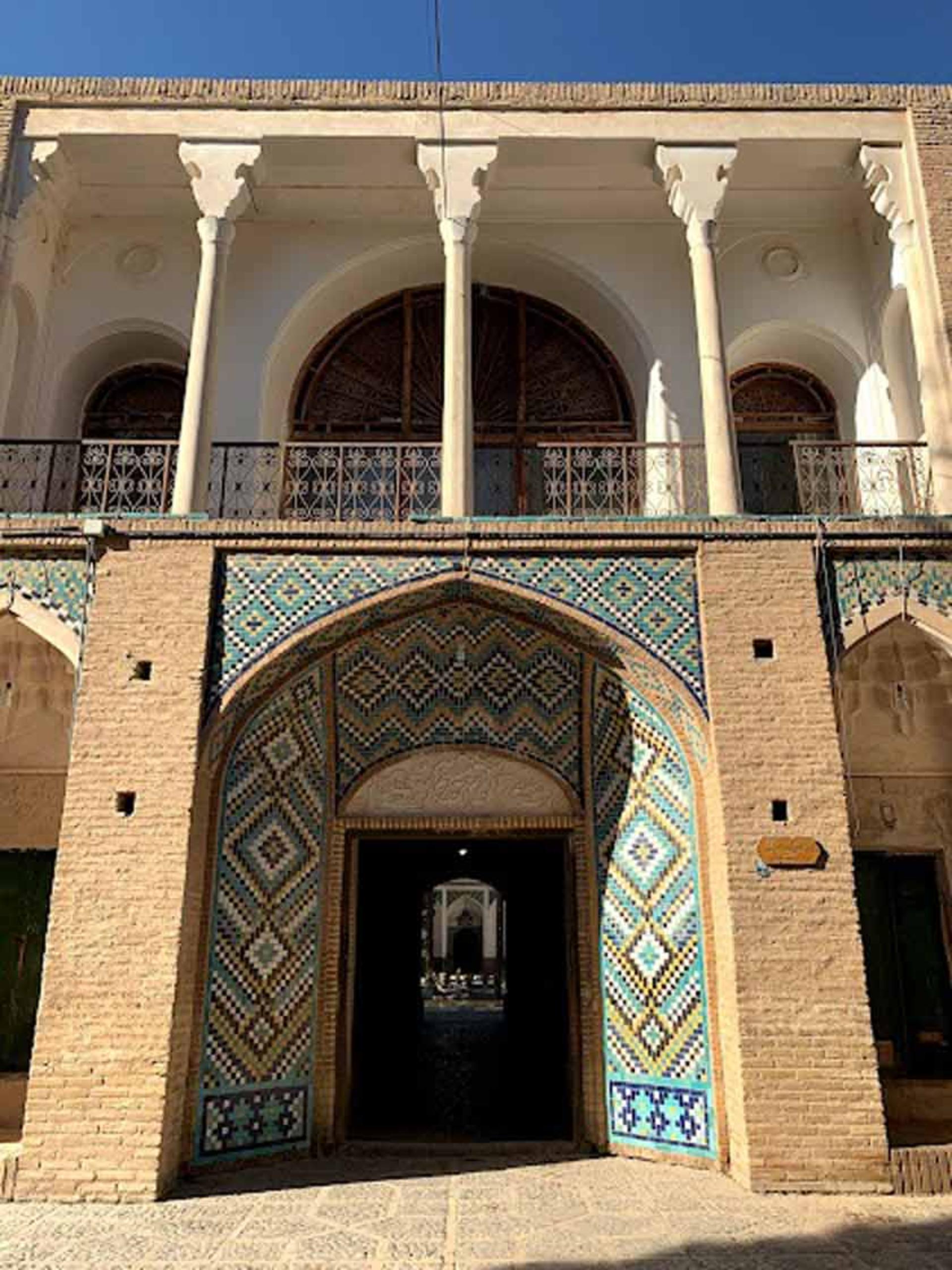 معماری دیدنی مجموعه آرامگاه شاه نعمت‌ الله ولی