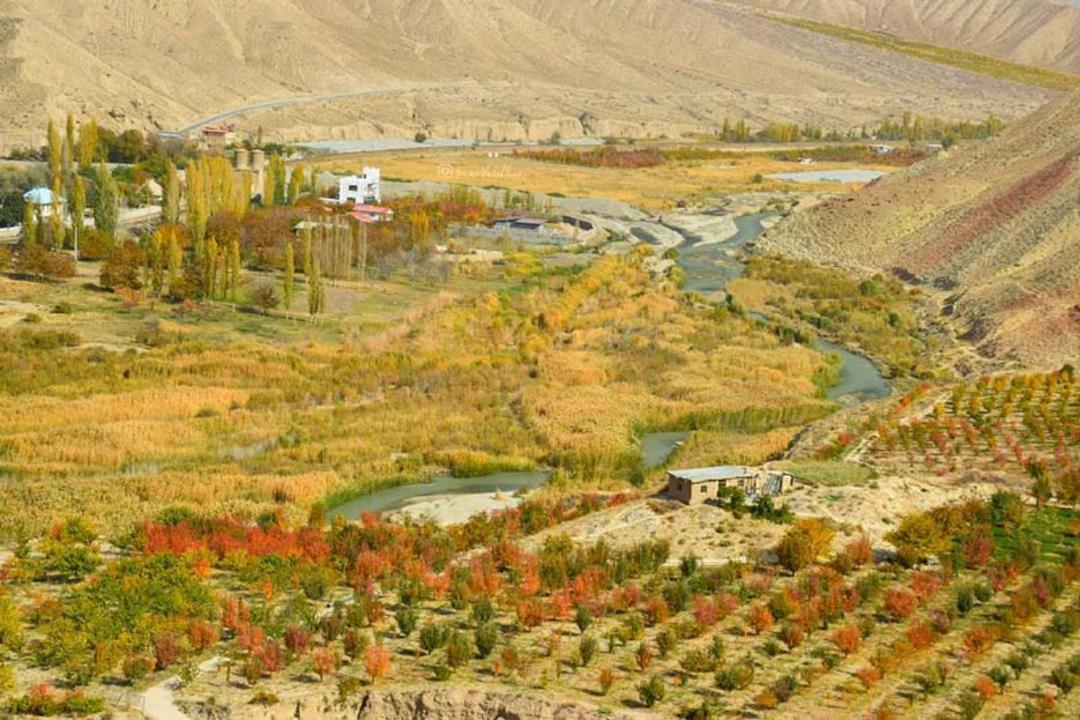 روستای سیمین دشت در پاییز از نمای بالا