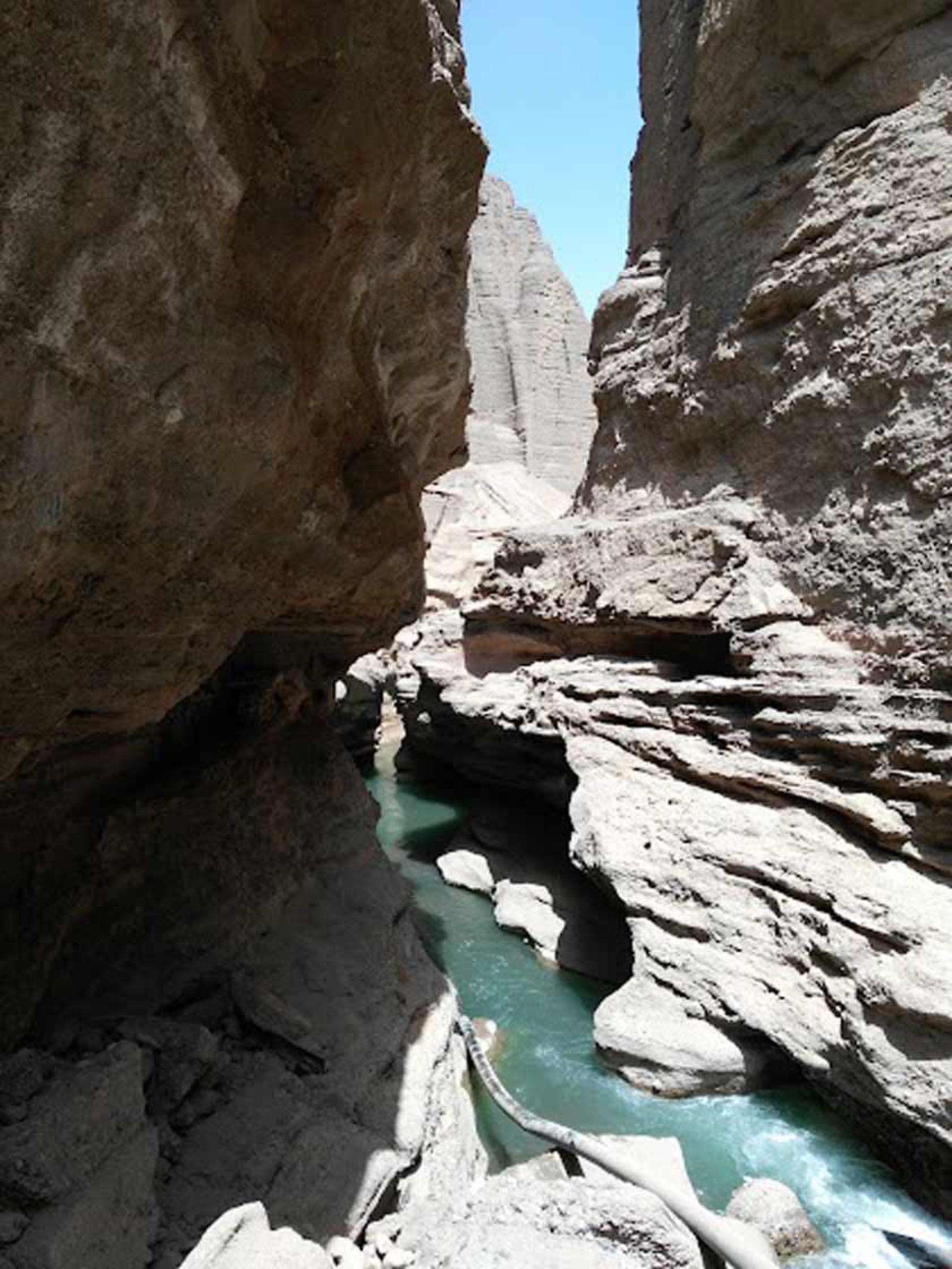 جریان آب در تنگه راگه