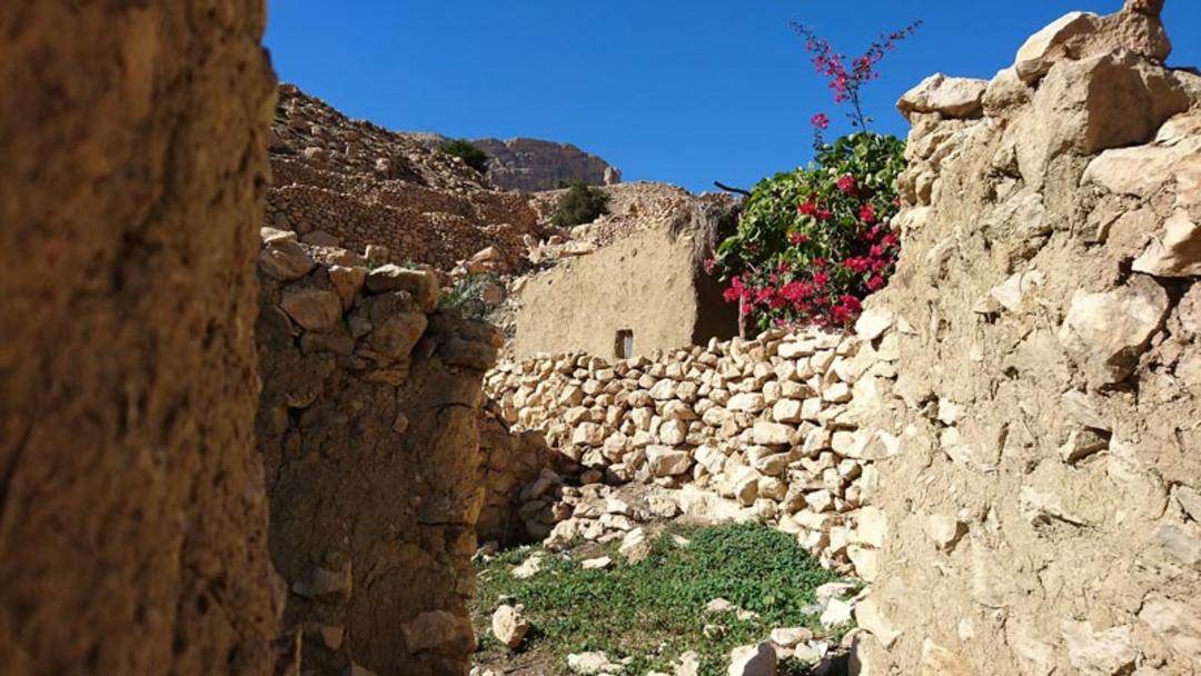 روستای پشکر در تنگ تکاب