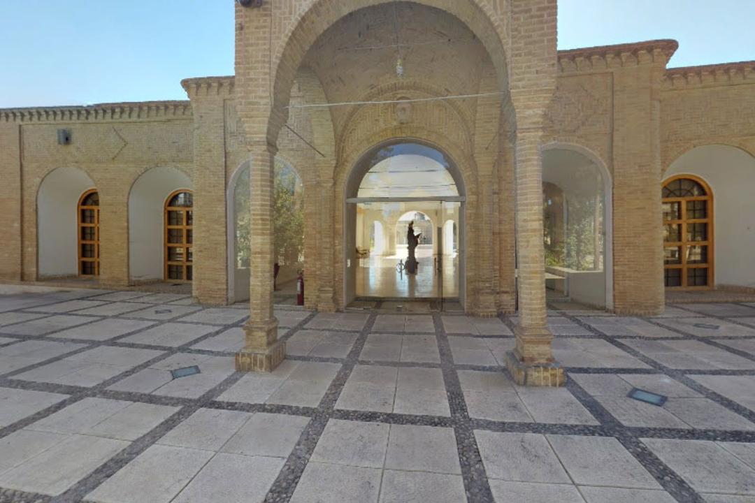 بنای موزه هنرهای معاصر صنعتی کرمان