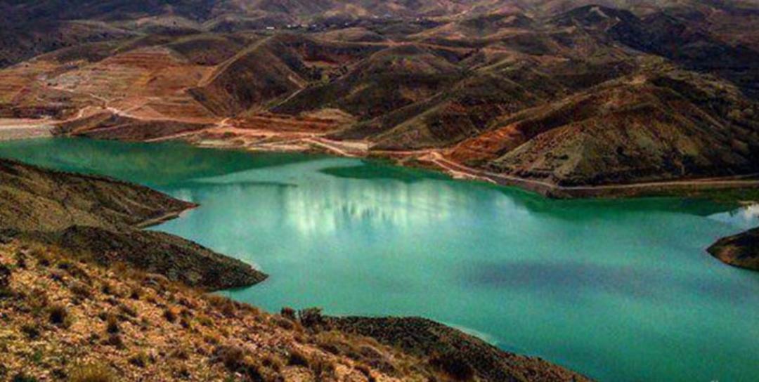 رودخانه حبله رود در جوار کوه از نمای بالا