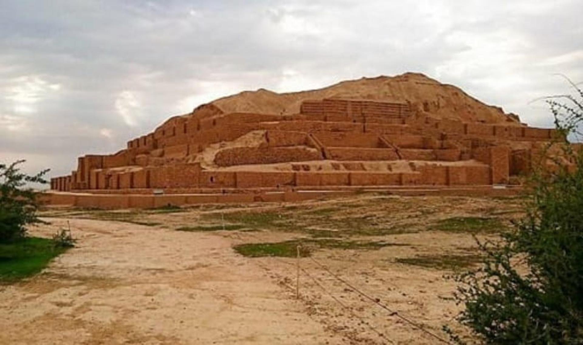 سازه عظیم زیگورات چغازنبیل در شوش خوزستان