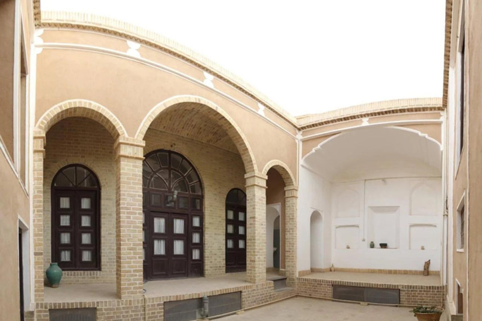 خانه سیگاری یزد