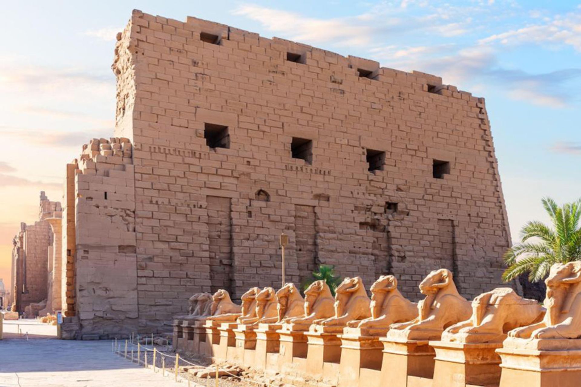 معبد اقصر و جاده ابوالهول