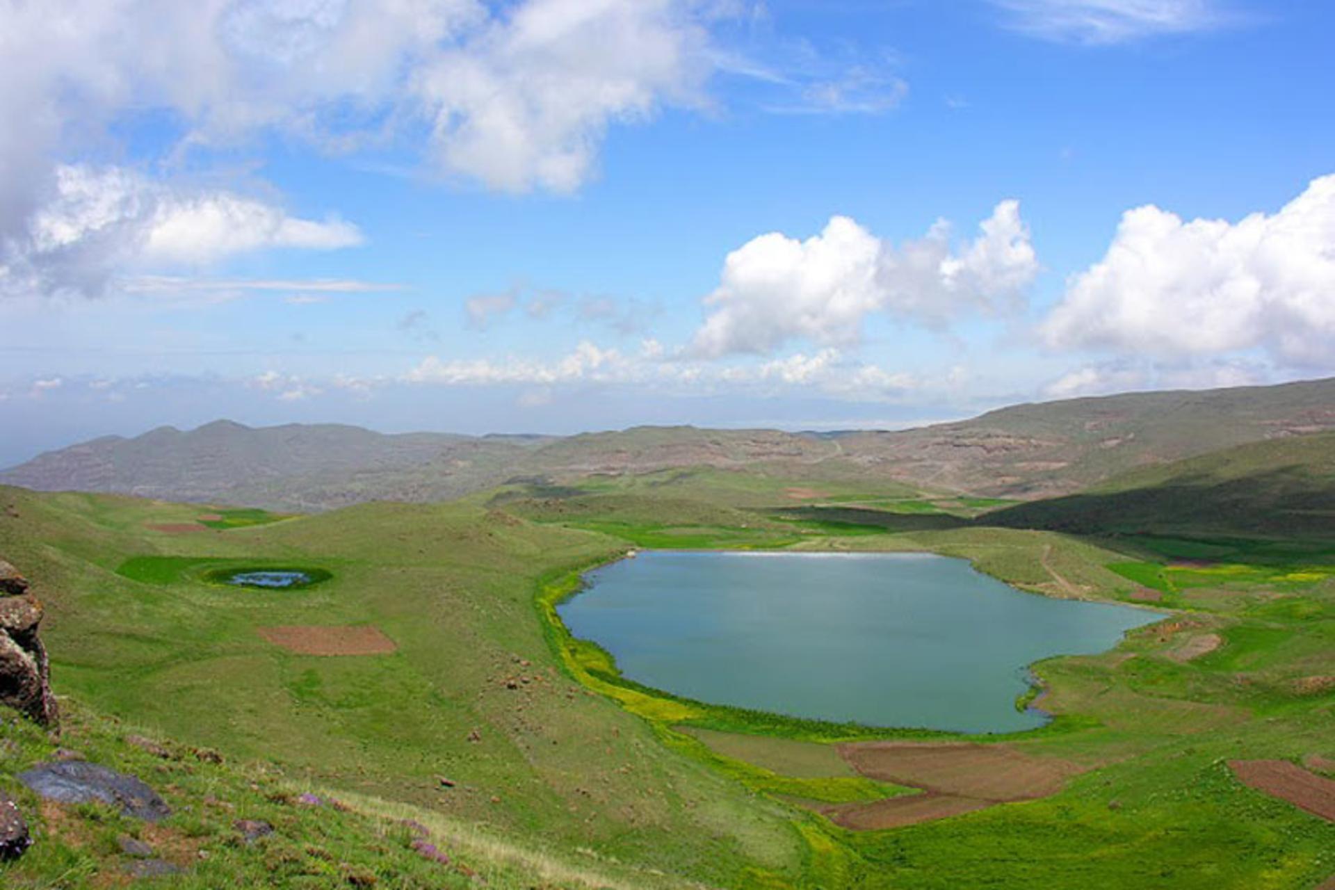 دریاچه نئور