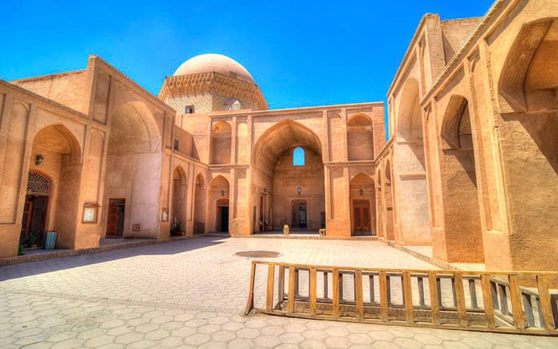 مدرسه ضیائیه (زندان اسکندر)