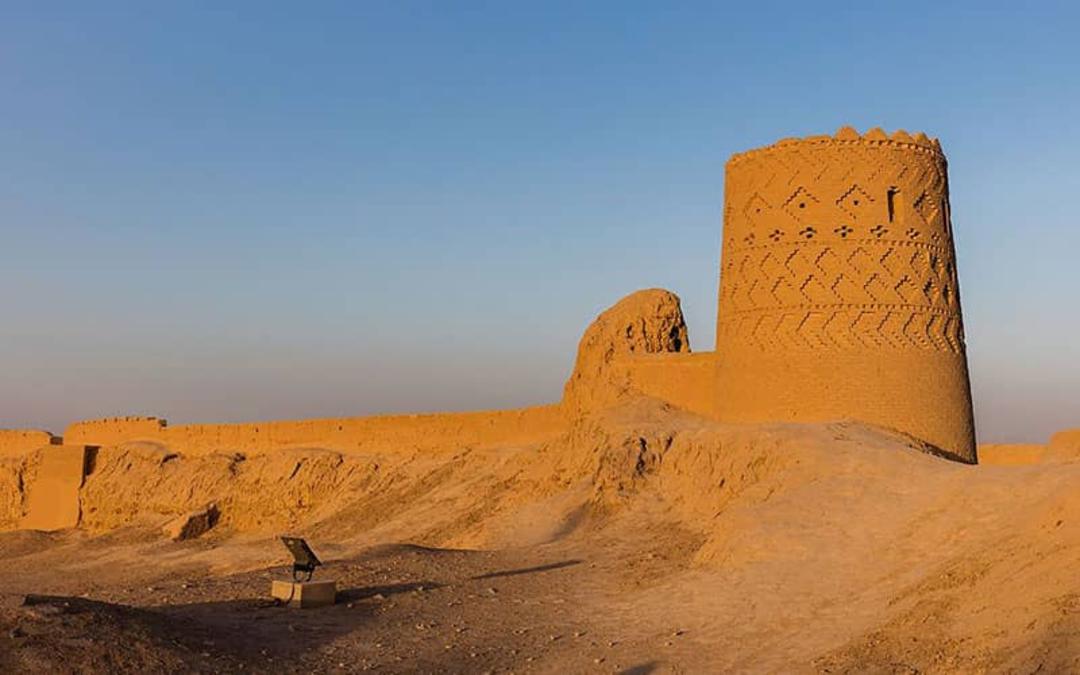 نارین قلعه میبد