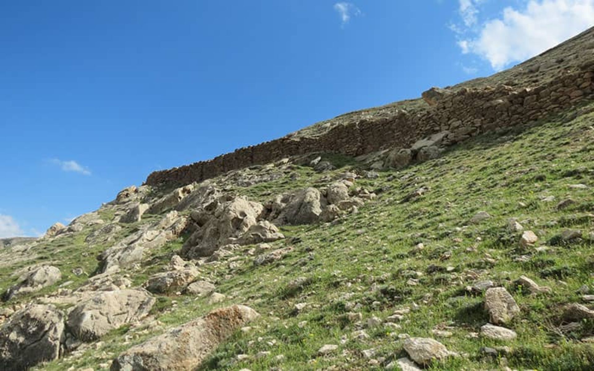 قلعه بسطام