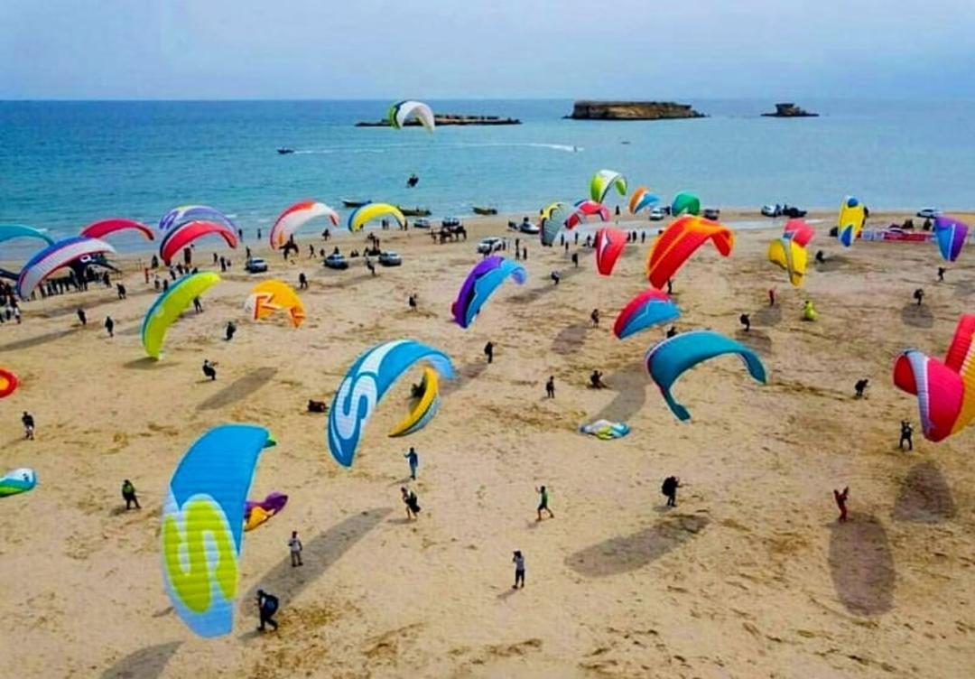 جشنواره ورزشهای هوایی ساحل ناز