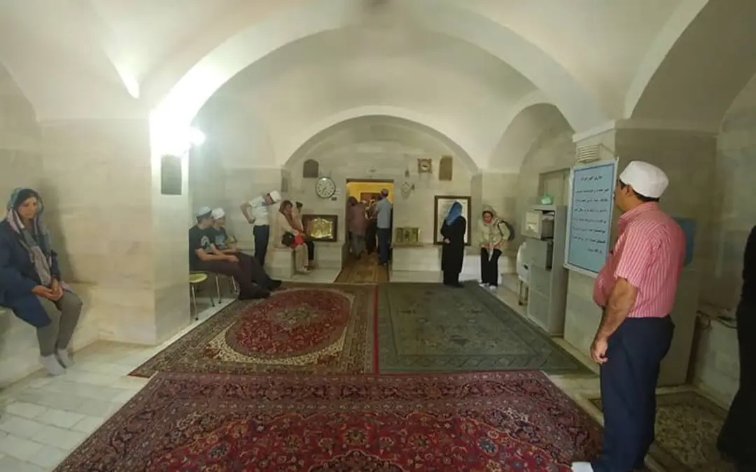 زیارتگاه پارس بانو