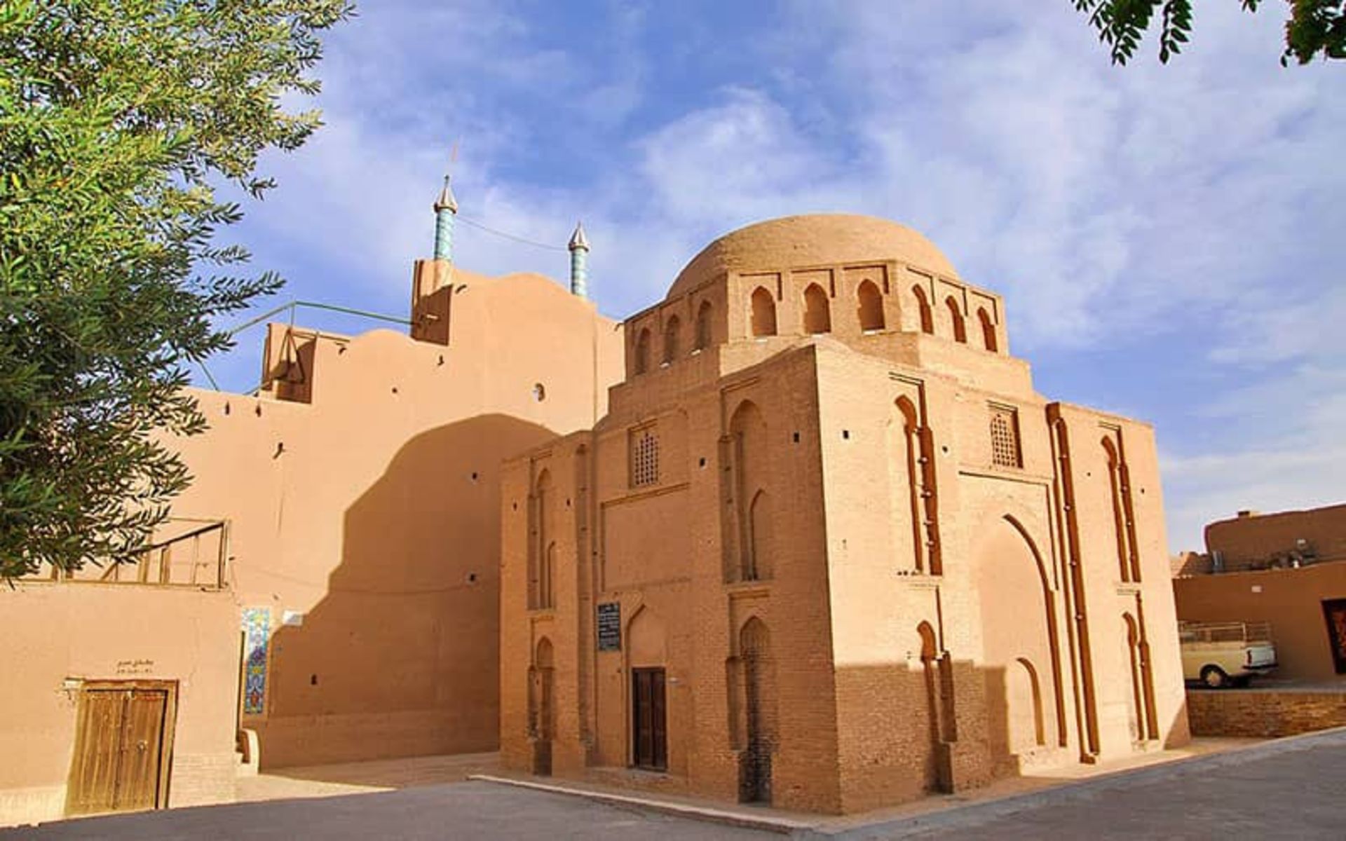 بقعه دوازده امام یزد