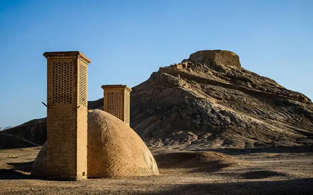 دخمه زرتشتیان (برج خاموشان)