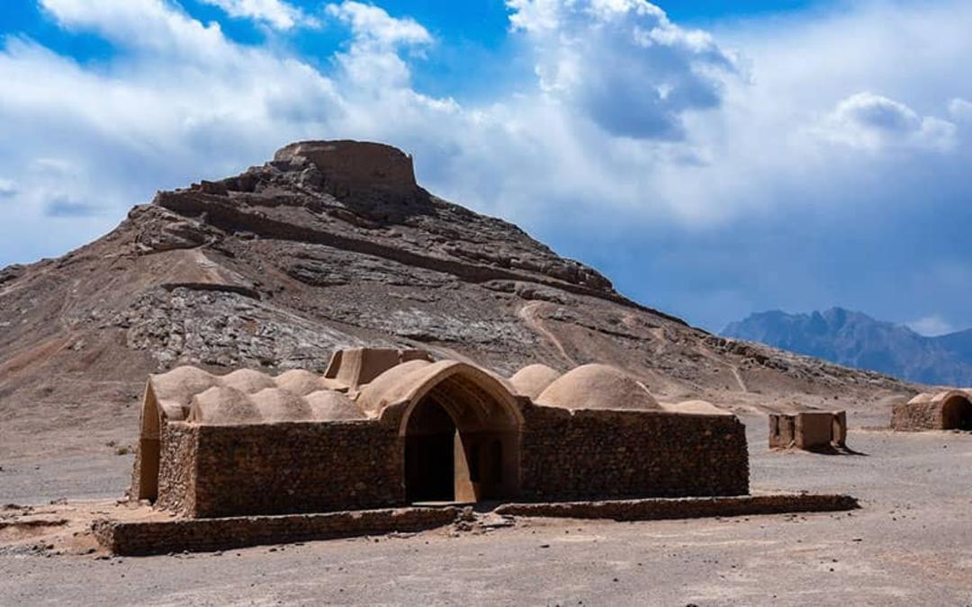 دخمه زرتشتیان (برج خاموشان)