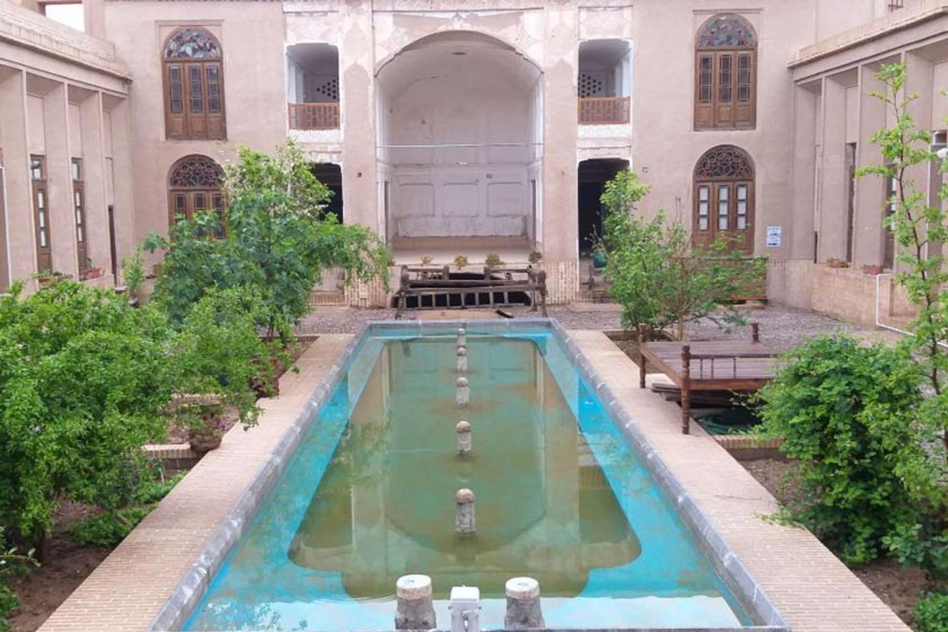 خانه سیگاری یزد