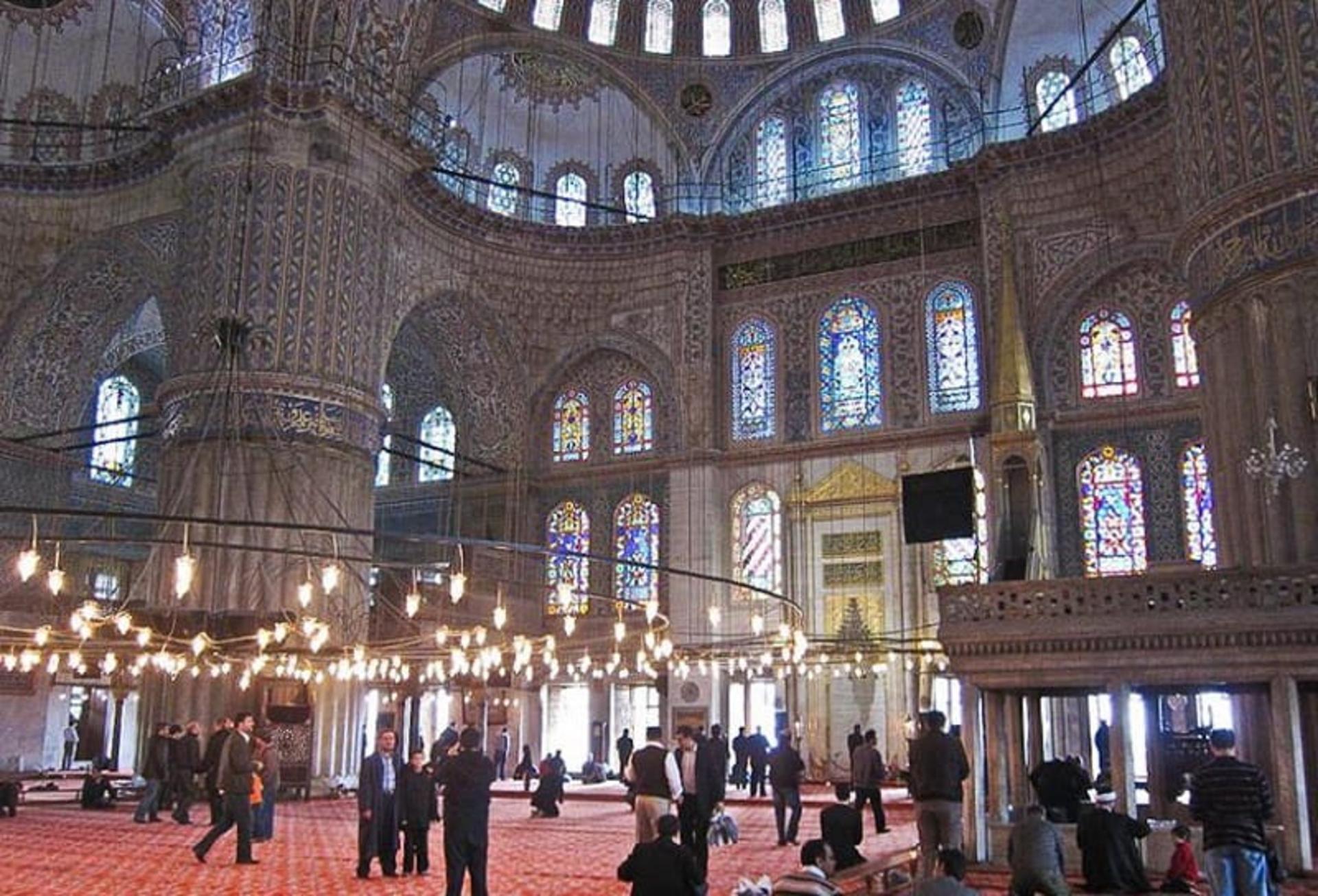 قوانین ورود به مسجد آبی استانبول