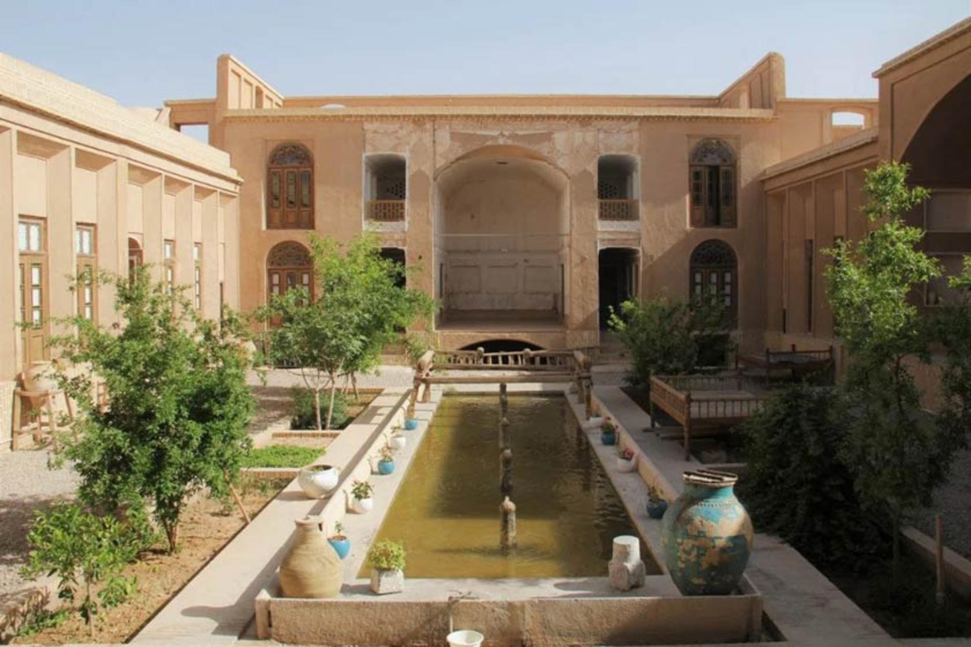 خانه سیگاری یزد
