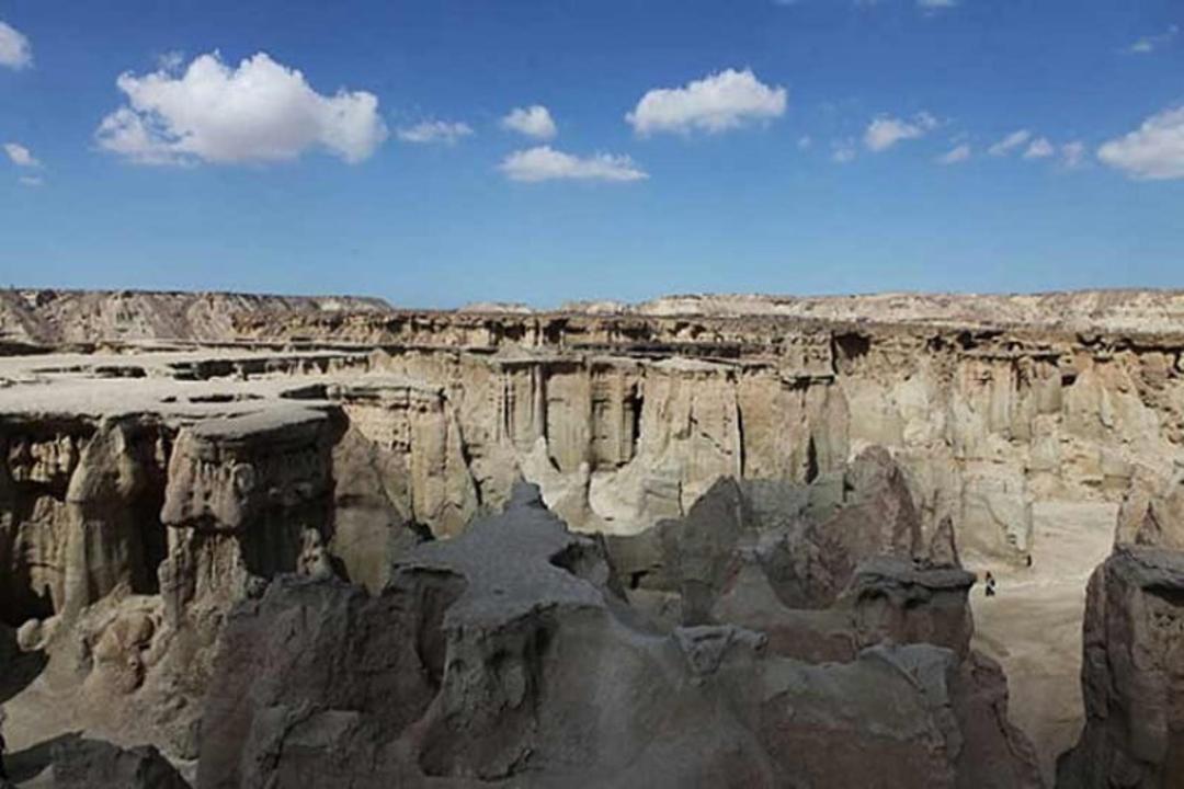 مسیر دسترسی به بام قشم