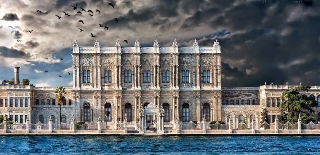 معماری کاخ دلما باغچه