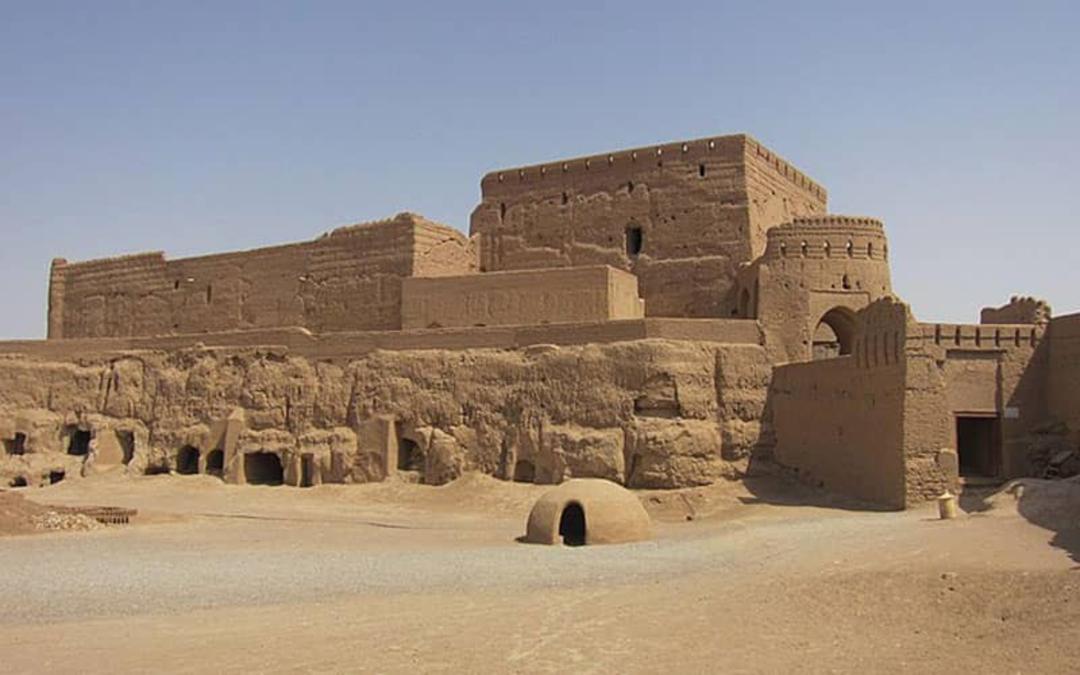 نارین قلعه میبد