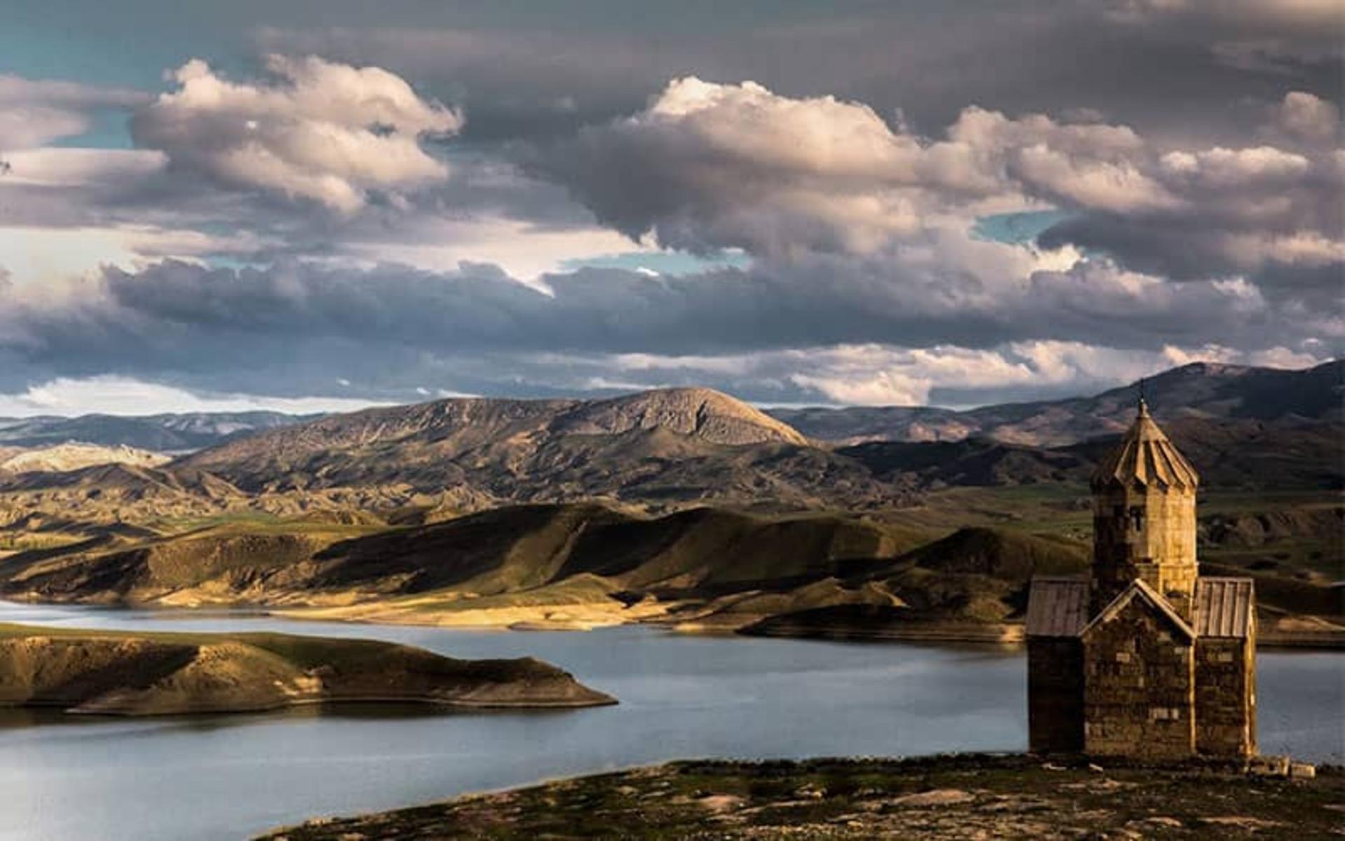 کلیسای مریم مقدس ماکو (کلیسای زور زور)