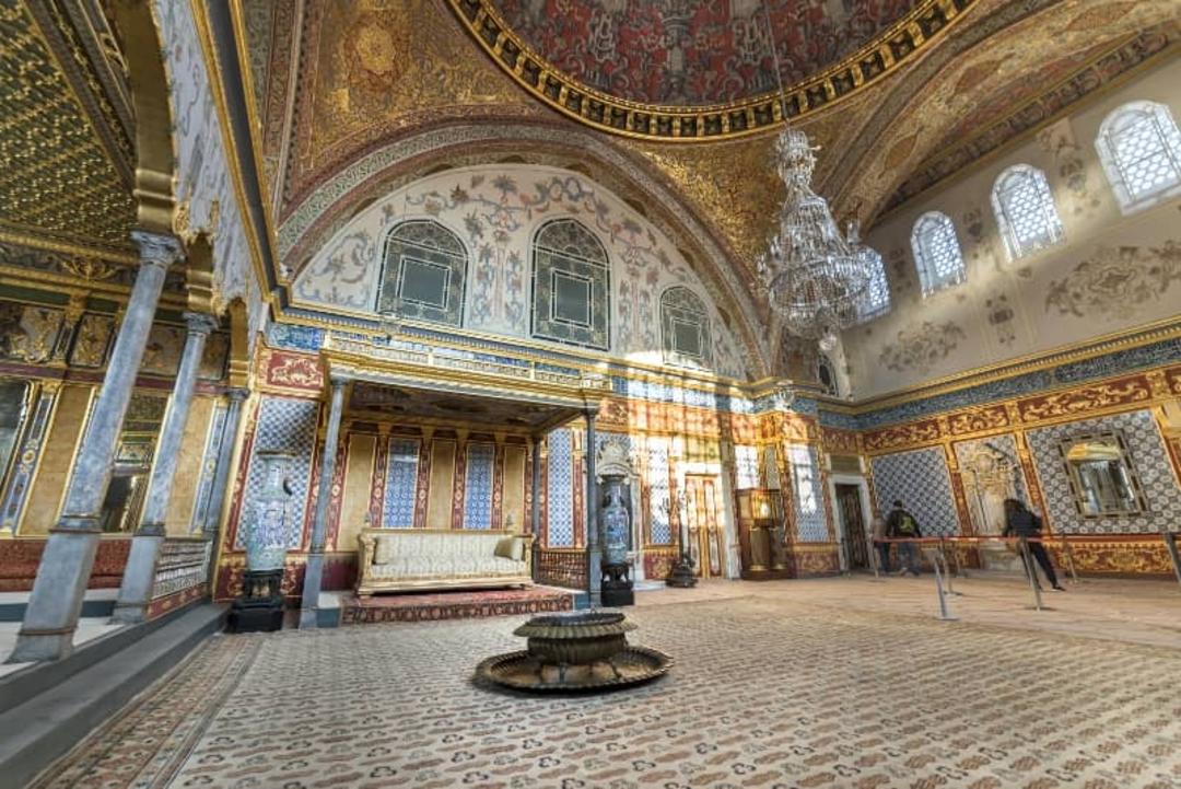 نمایی از درون عمارت کاخ توپکاپی