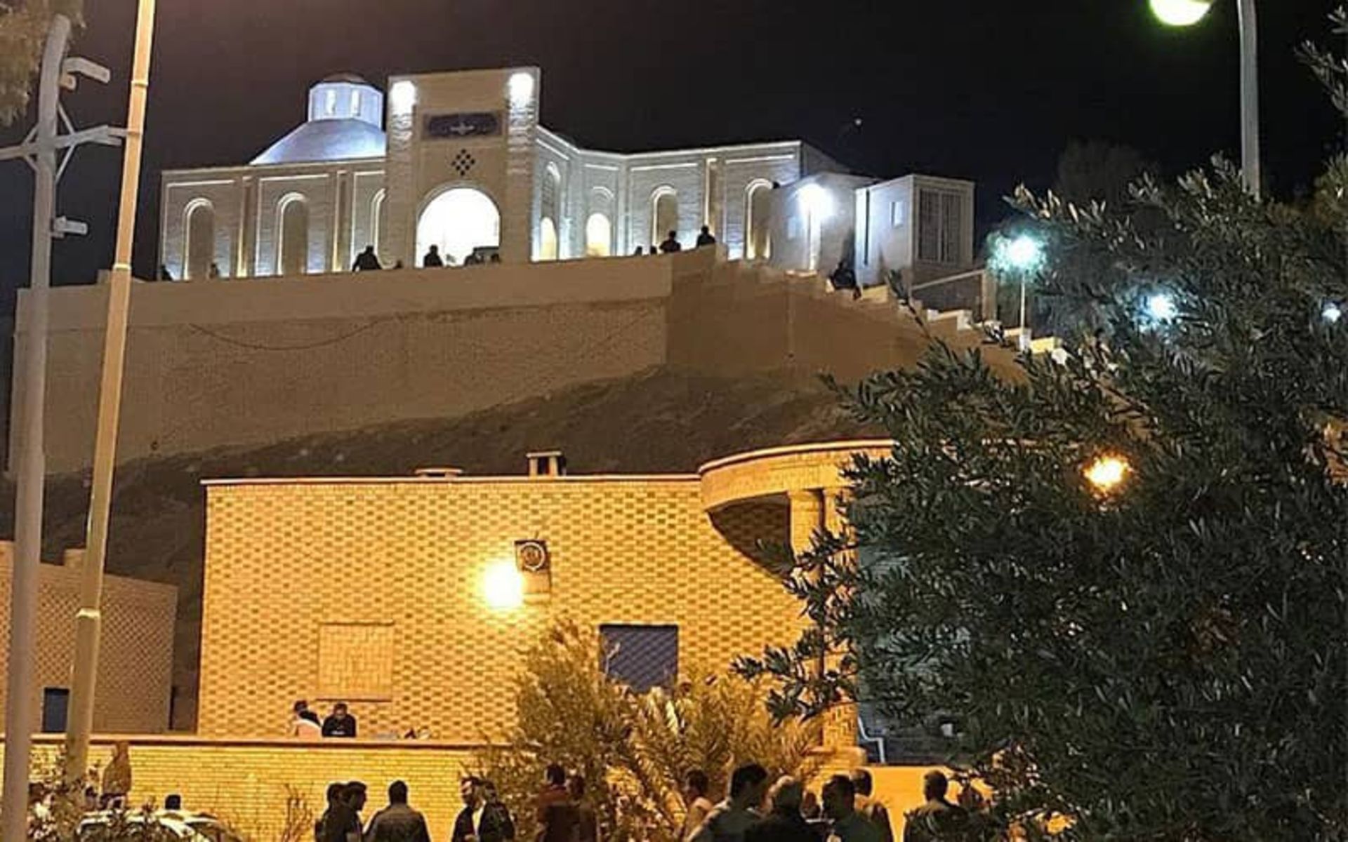  زیارتگاه پیر هریشت