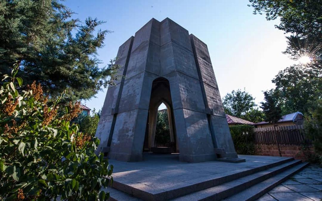 آرامگاه اوحدی مراغه‌ای
