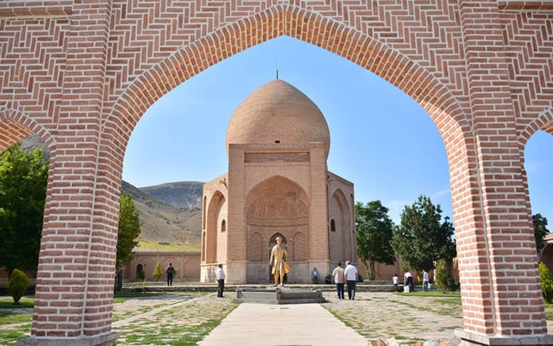 مقبره شیخ صدرالدین