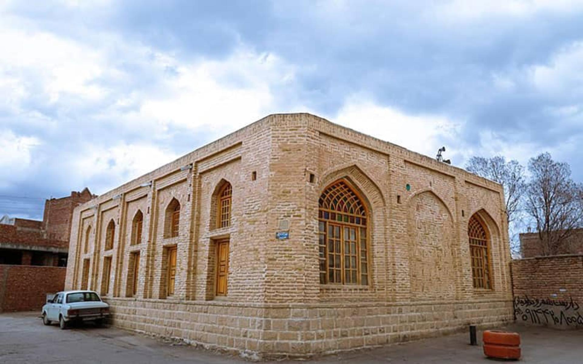 گنبد کبود بناب