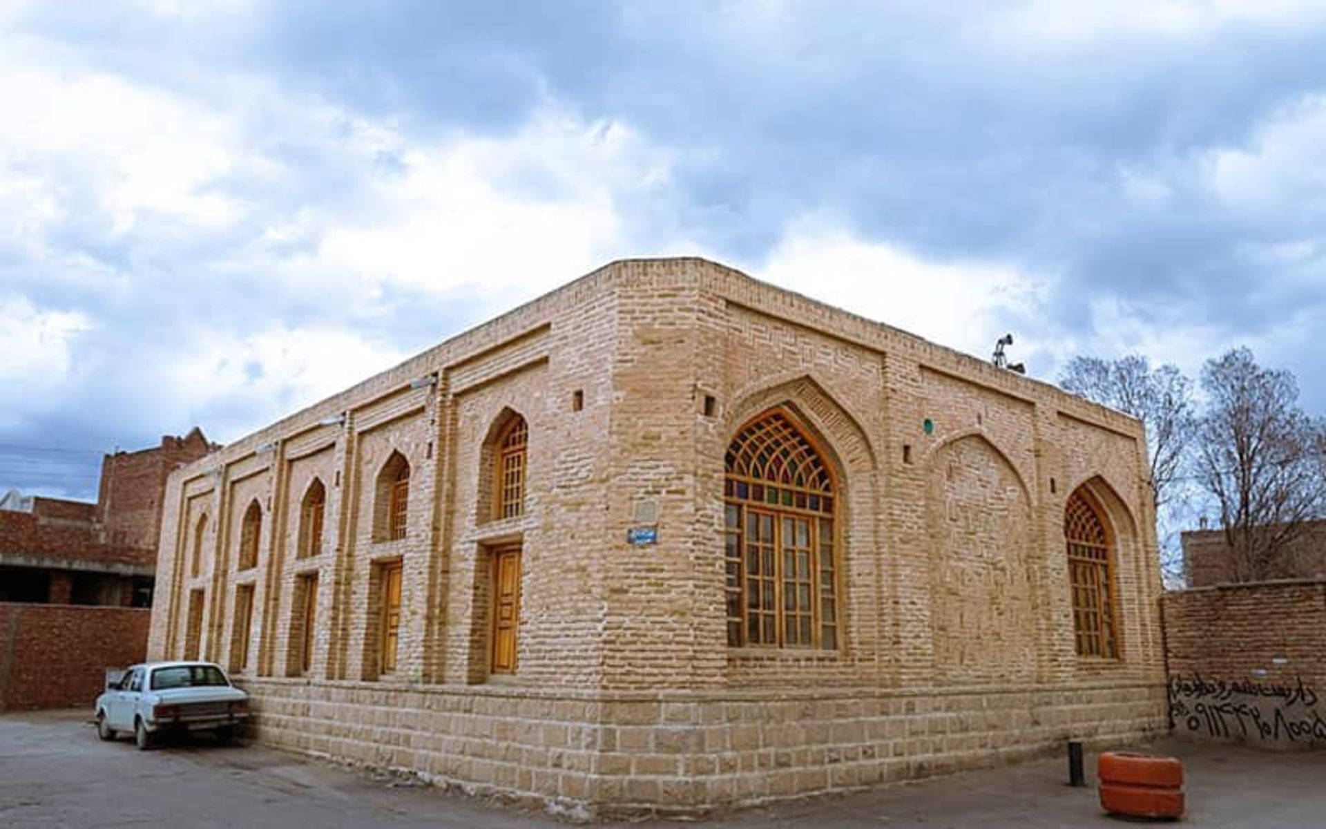 گنبد کبود بناب