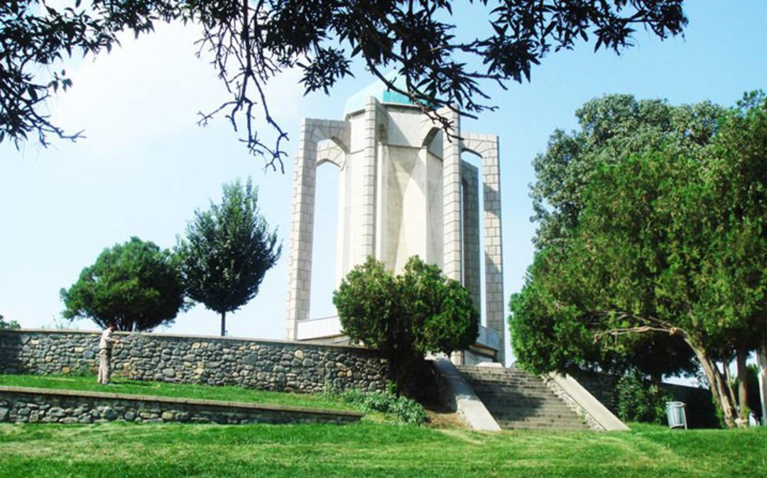 آرامگاه باباطاهر