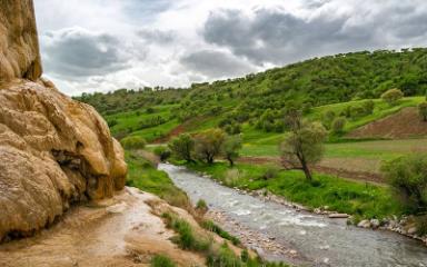 گراوان؛ چشمه‌ای که سنگ را به هنر طبیعت تبدیل کرده است