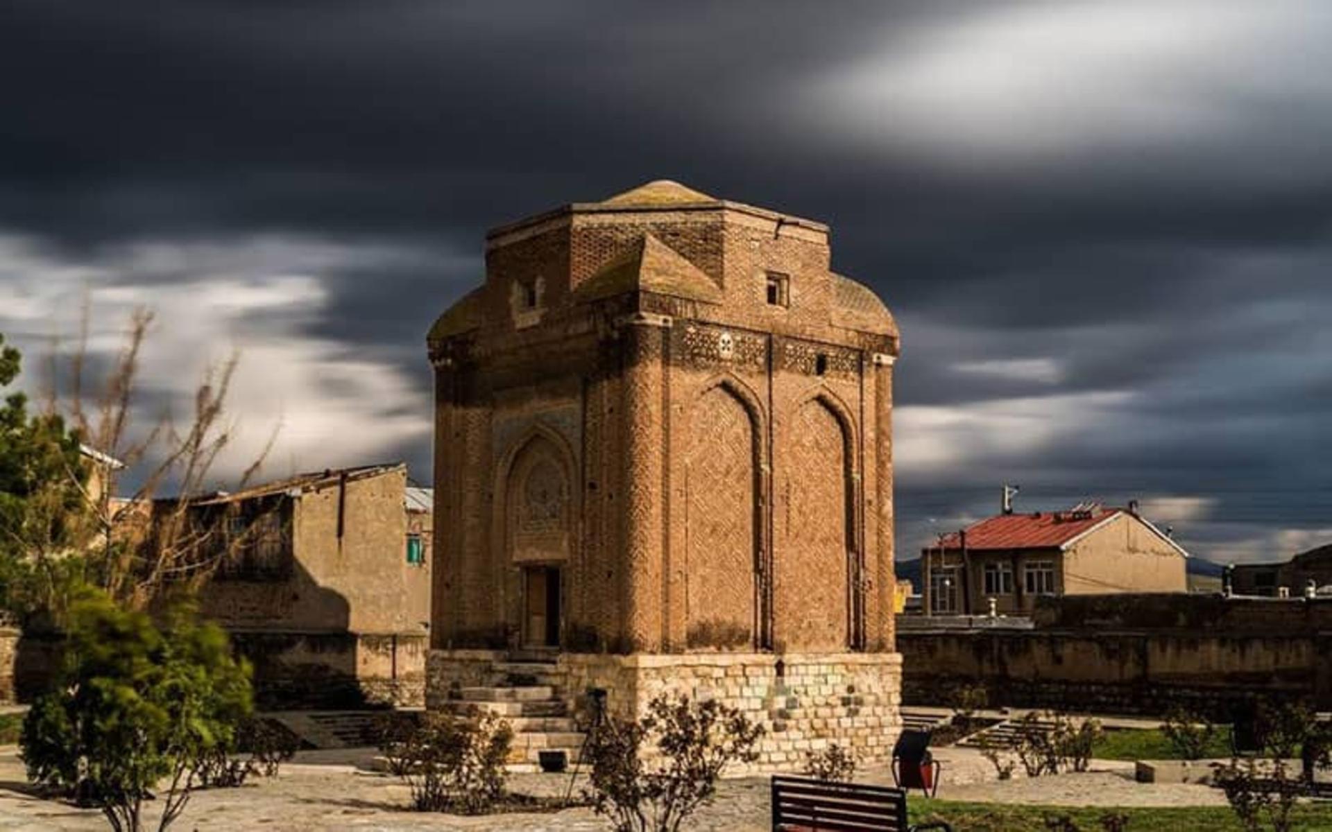گنبد سرخ مراغه