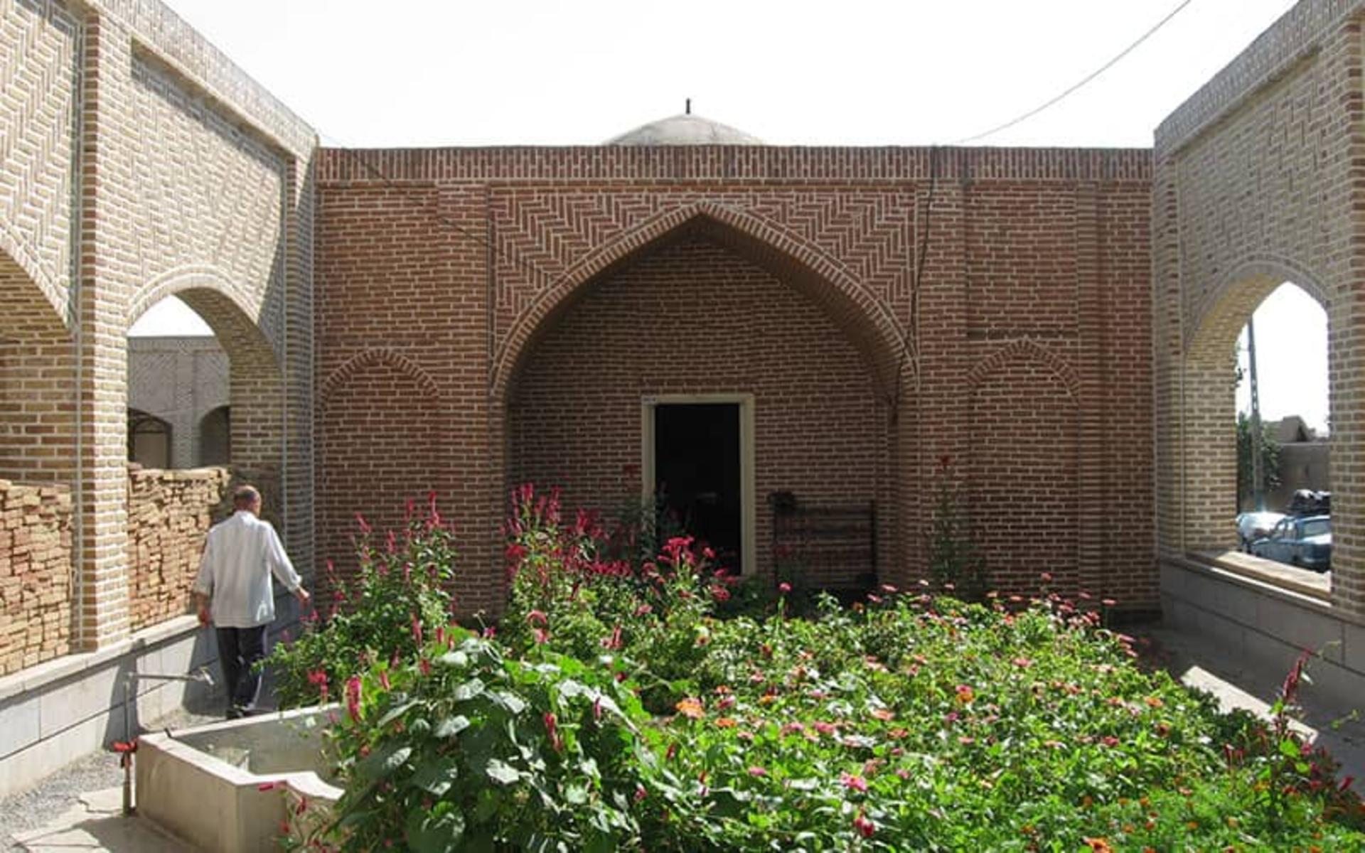 باغ گلشن راز (آرامگاه شیخ محمود شبستری)