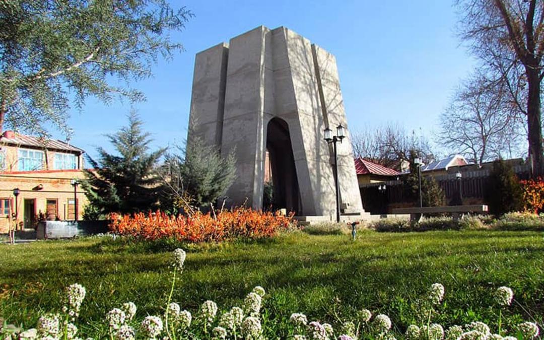 آرامگاه اوحدی مراغه‌ای