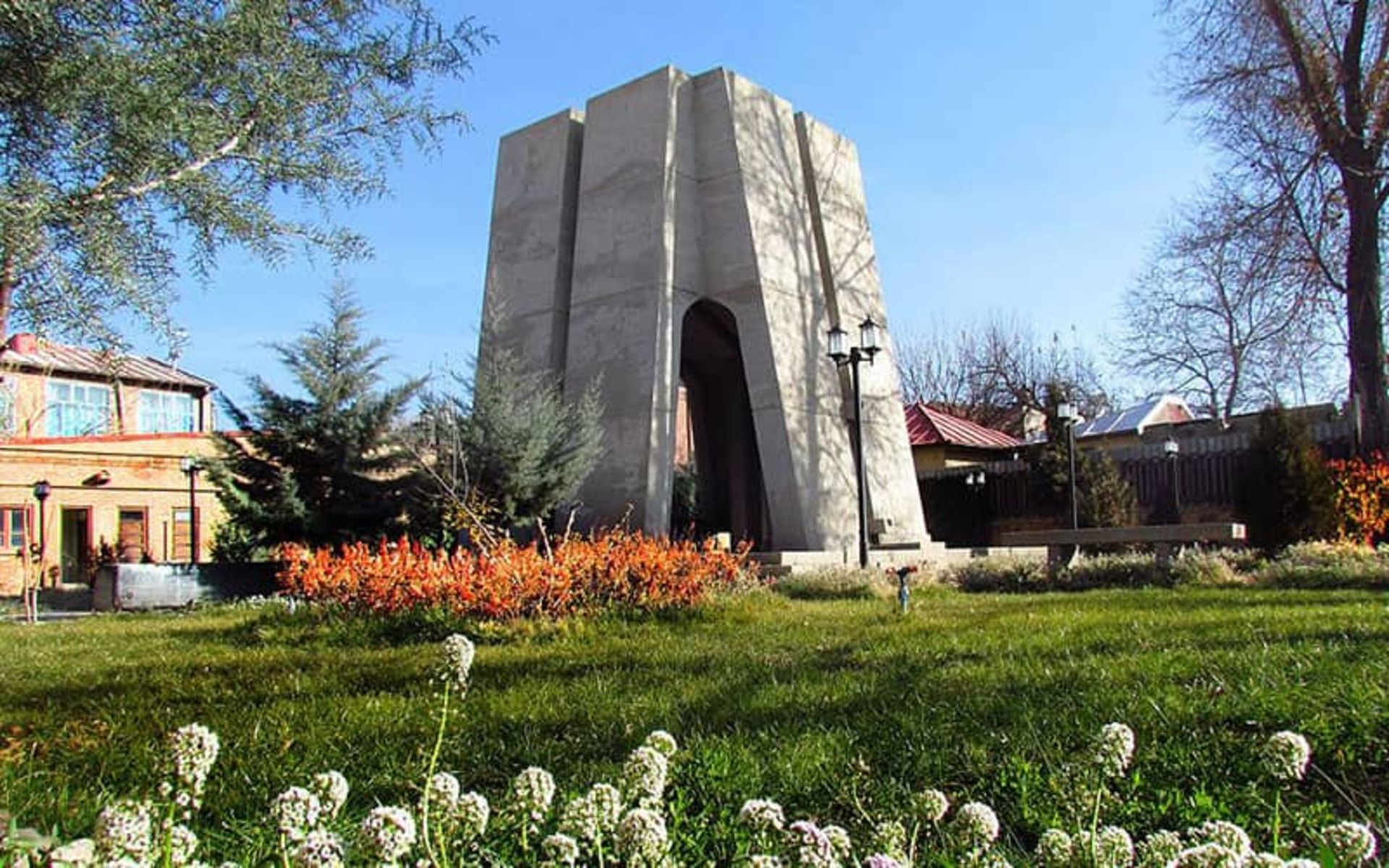 آرامگاه اوحدی مراغه‌ای