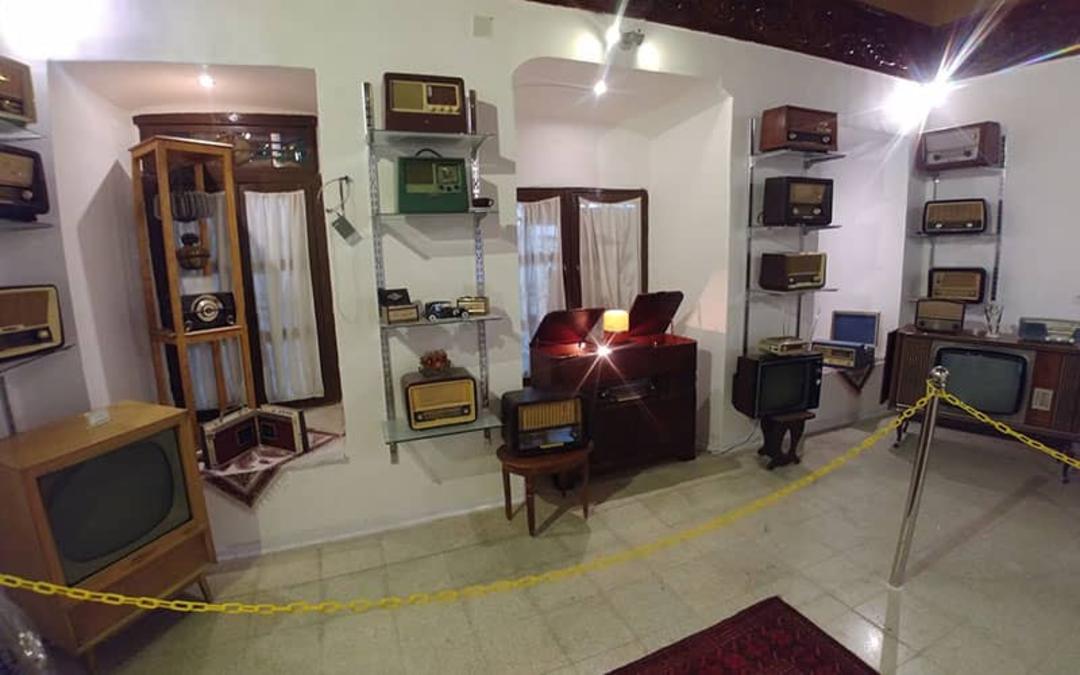 کلکسیون وسایل صوتی و تصویری در موزه عمارت و باغ امیر