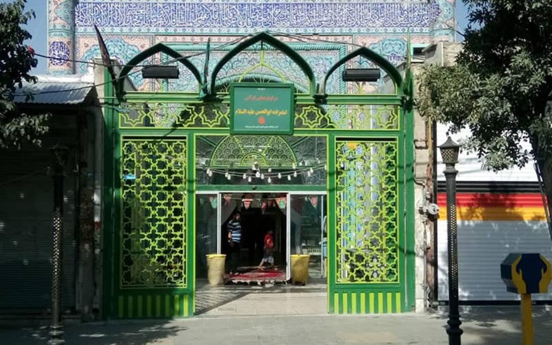 ورودی مقبره شاهزاده ابوالحسن بروجرد