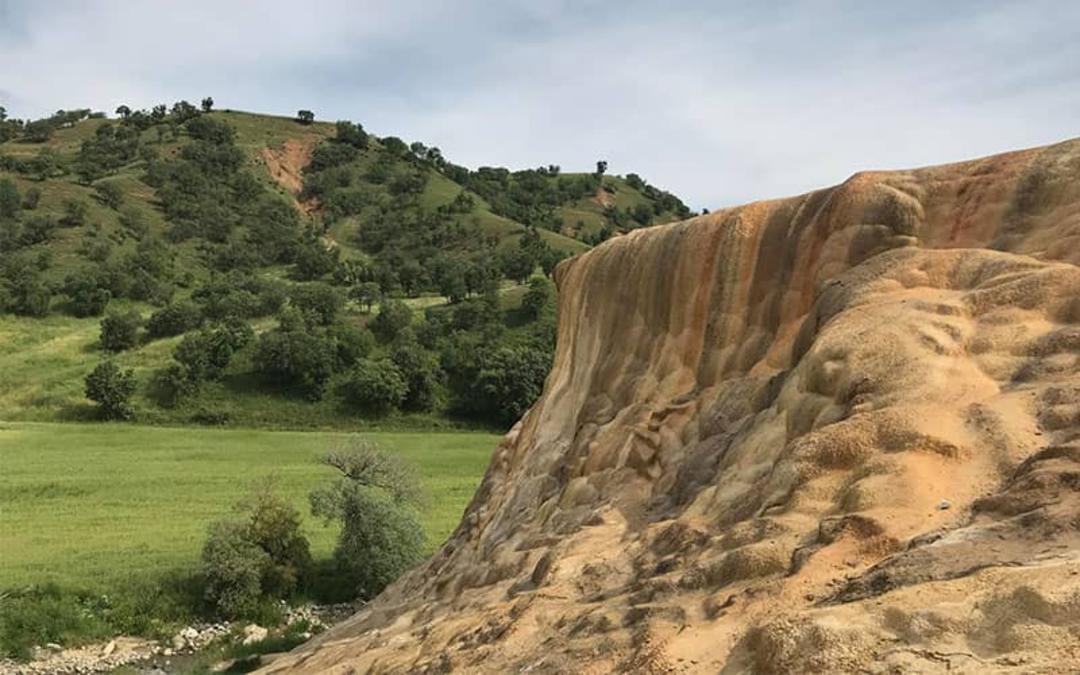 چشمه کانی گراوان