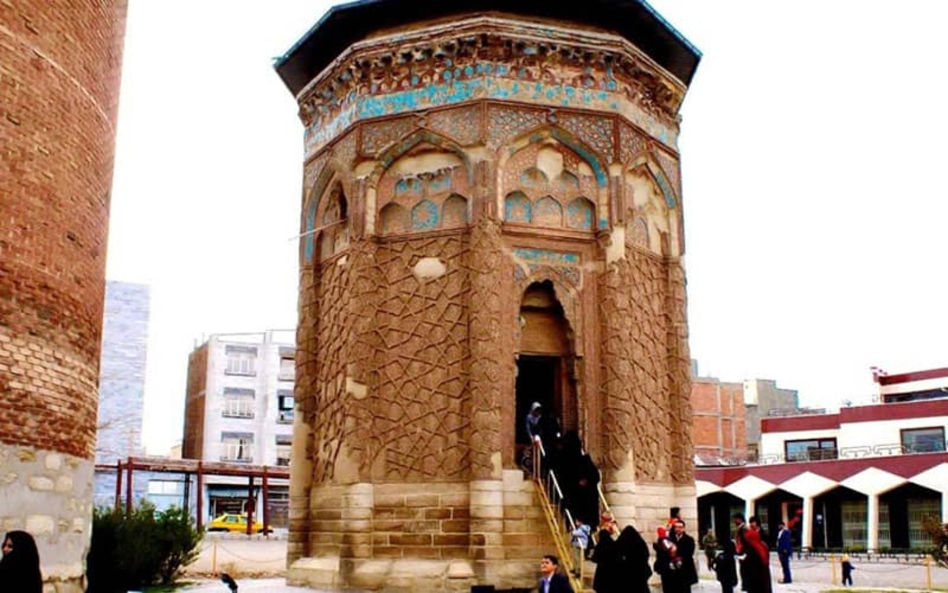 گنبد کبود مراغه