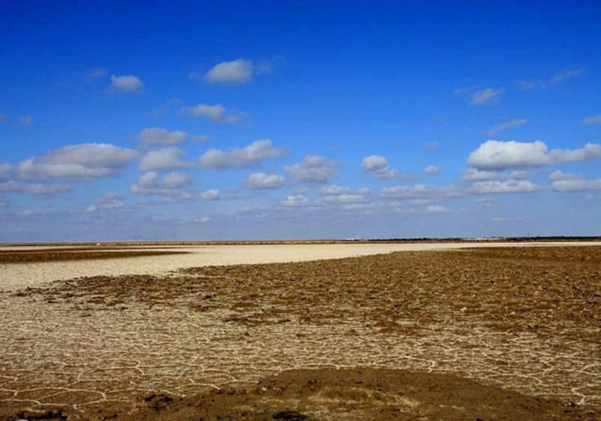 پهنه وسیع کویر رباط خان