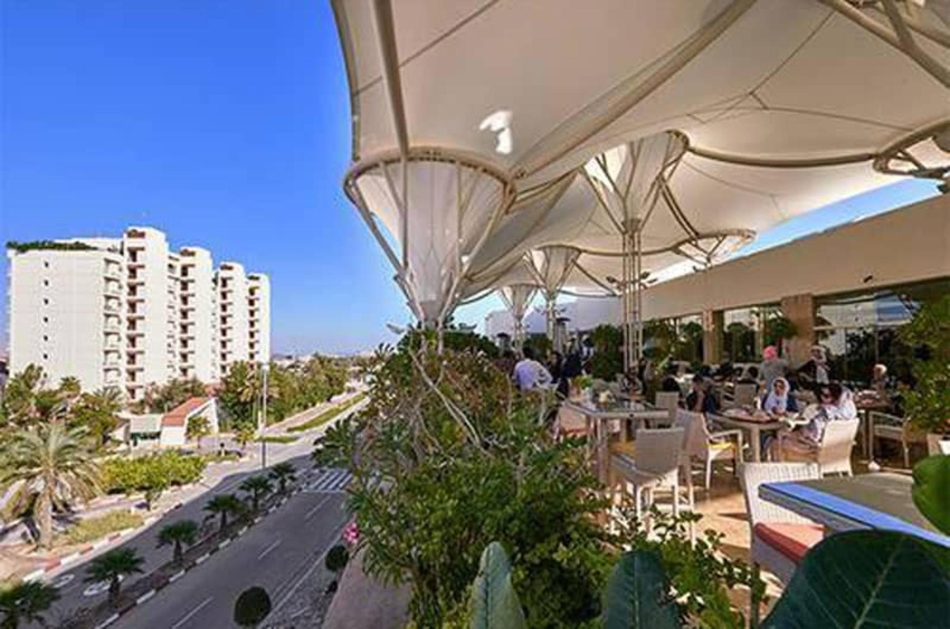 فودکورت مرکز خرید دامون کیش