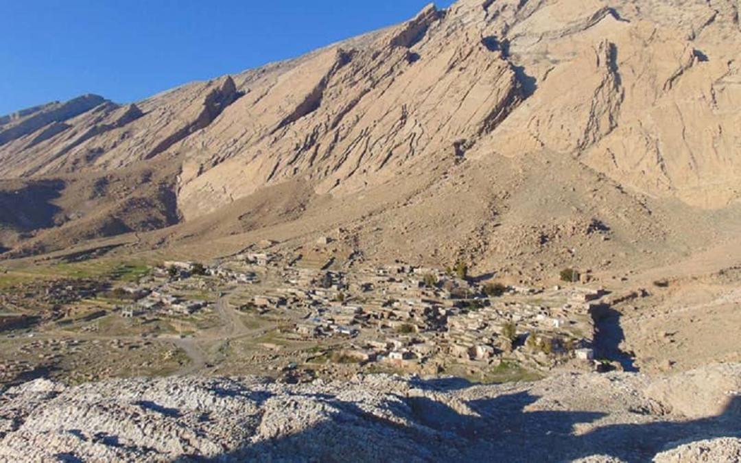 روستای لیوس با خانه های قدیمی و سنگی