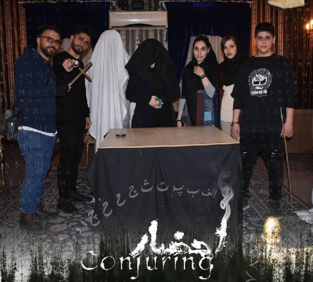 عکس یادگاری بازیکنان اتاق فرار احضار