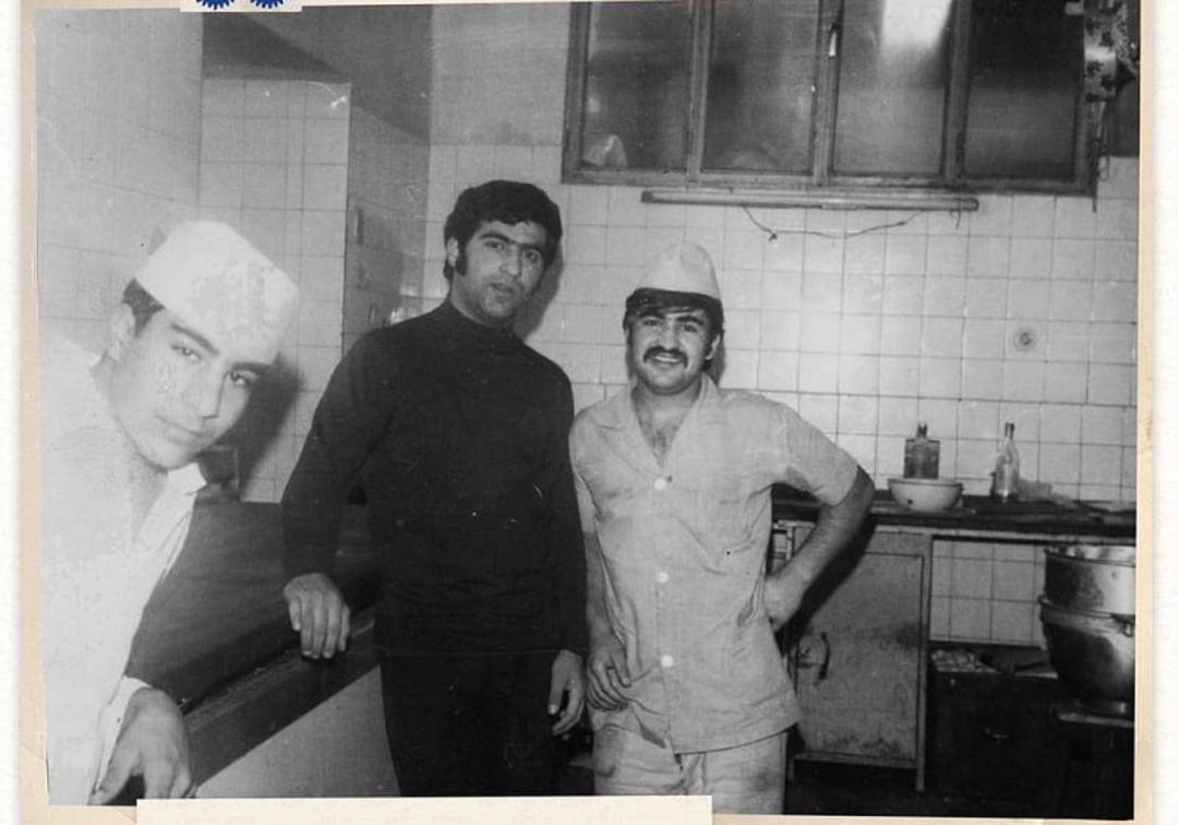 محمد حسن علی‌پور در کنار ژیلبرت بارو
