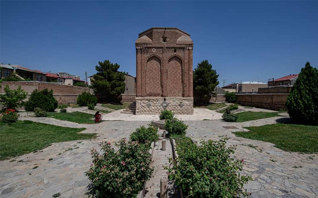 گنبد سرخ مراغه